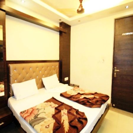 Adb Rooms Hotel Chander Palace Yeni Delhi Dış mekan fotoğraf