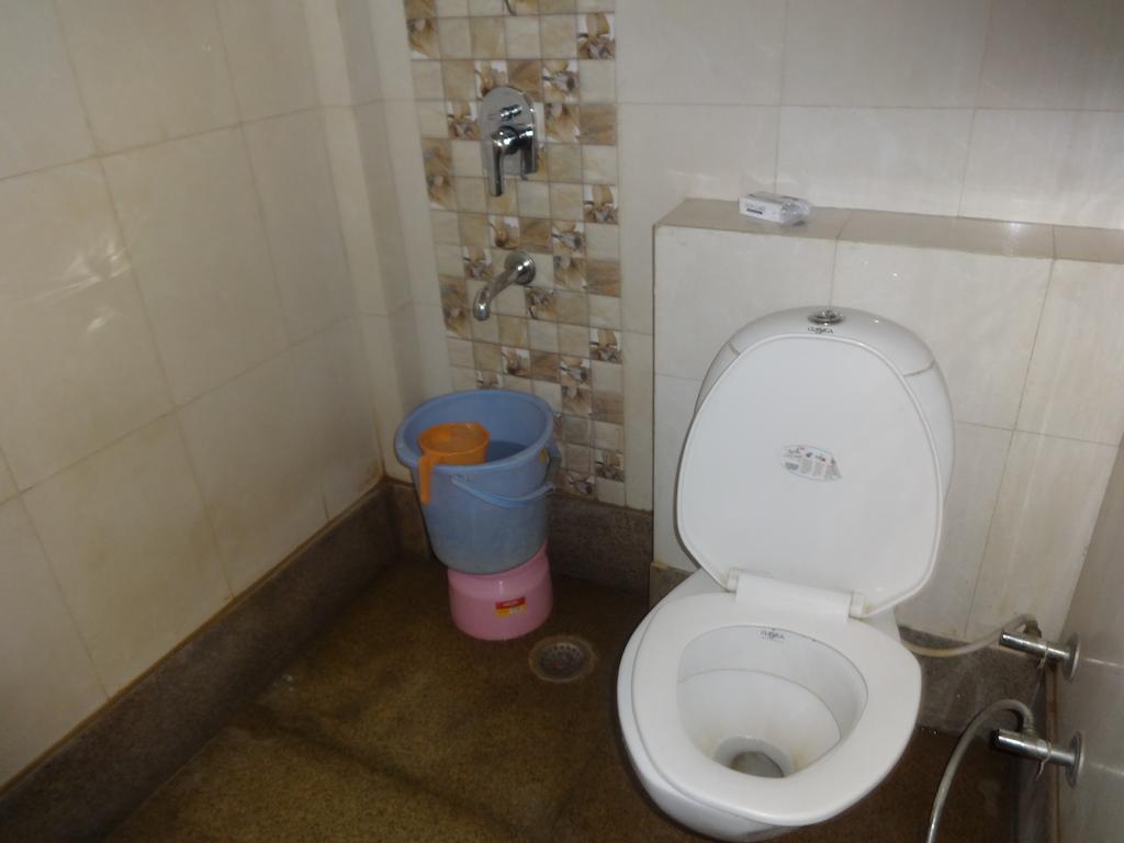Adb Rooms Hotel Chander Palace Yeni Delhi Oda fotoğraf
